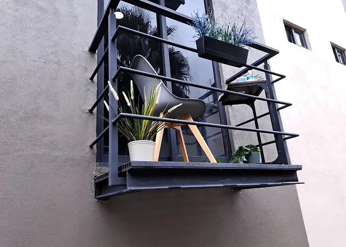 Apartment R08 Mid At Itesm Cem Full Services, Shared-kitchen, Fridge ,laundry, Smart Tv, Parking, Balcony Mexico City
